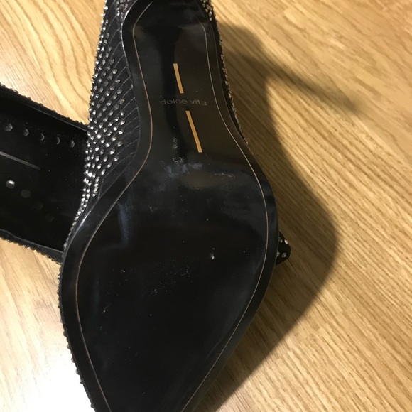 STUNNING!!!! Crystal studded Pumps. Very Rare!!! Size 8. - Picture 3 of 4